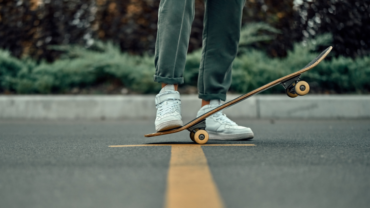 Skinny Jeans dan Skateboard, Kenapa Dua 