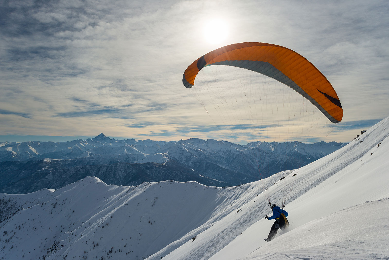 Apa Jadinya kalau Paralayang dan Ski Dilakukan Bersama? Halvor Angvik ...