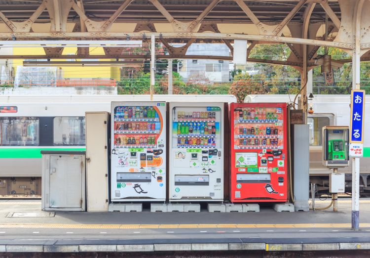 Kalau ke Jepang, Jangan Lupa Coba 4 Jenis Vending Machine Ini, Nih! 